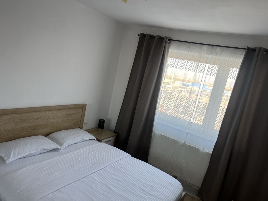 Cazare regim hotelier Mall Coresi