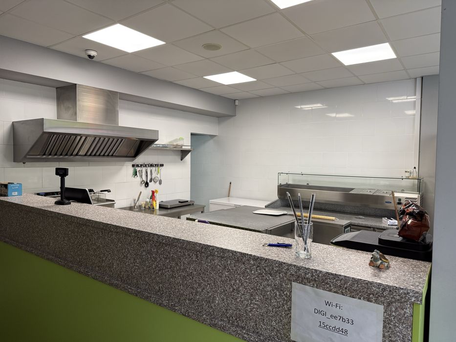 Inchiriere Spațiu comercial complet utilat, pizzerie