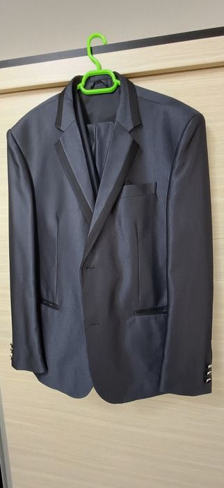 Costum barbatesc elegant