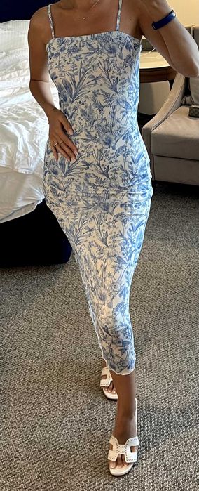 dior миконос синя рокля гръцка патерн на диор бяла права презрамки