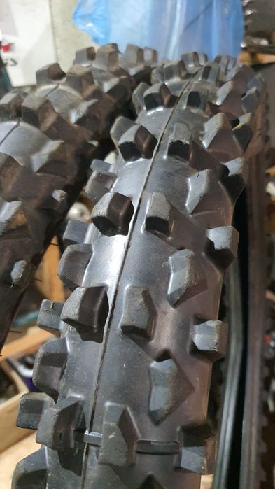 80 100 21 echivalent 90 90 21 Pirelli scorpion R21