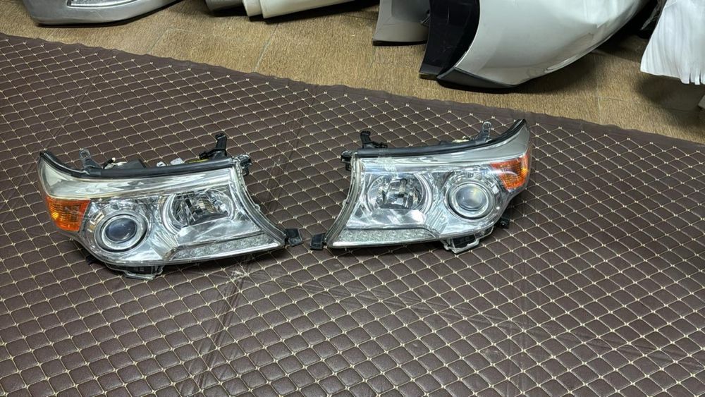 Фары TLC 200 б/у оригинал