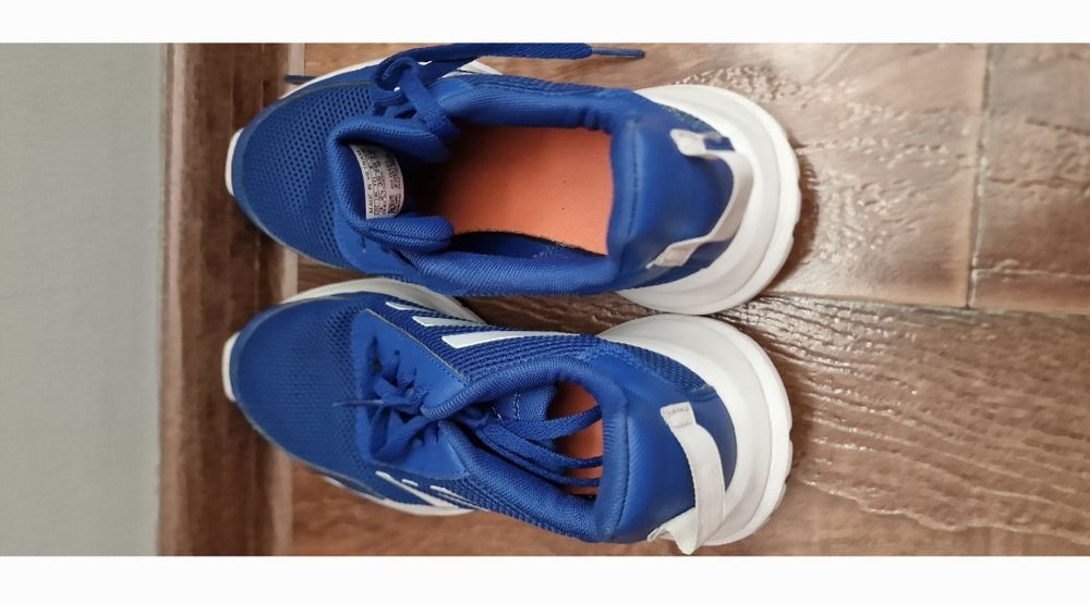 Кроссовки детские Adidas.