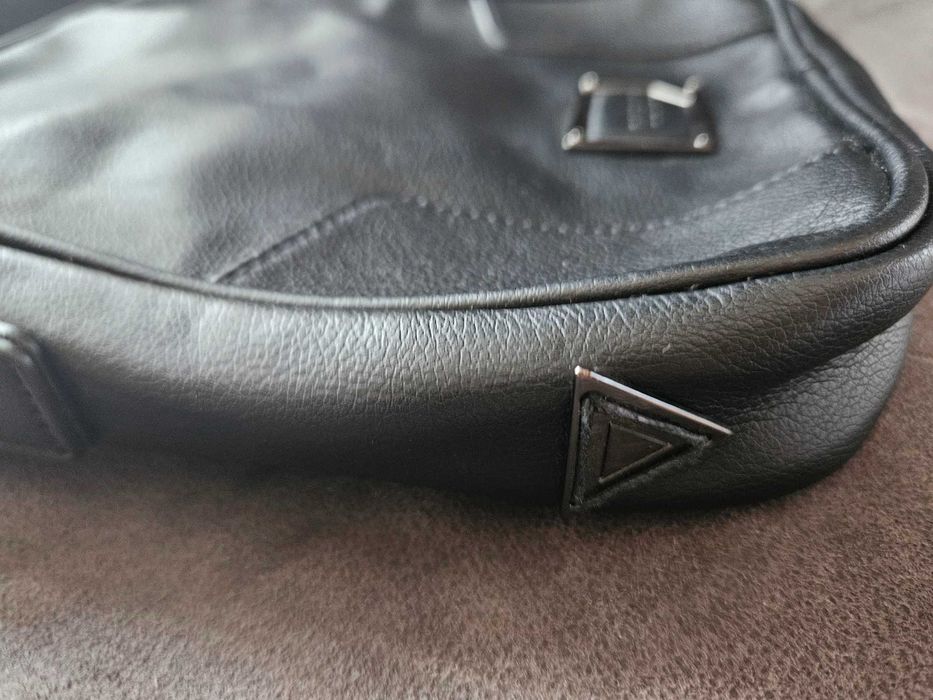 Guess оригинална мъжка чанта