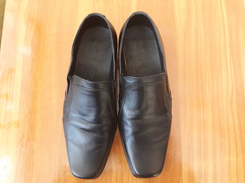 Vand pantofi din piele naturala