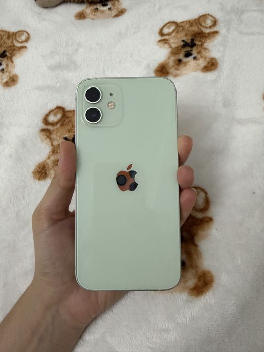 Продается айфон (iphone) 12