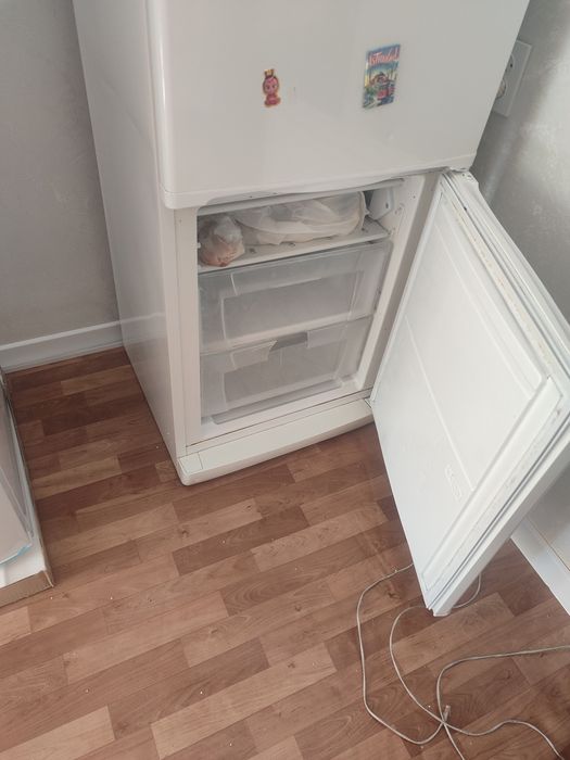 Продам холодильник