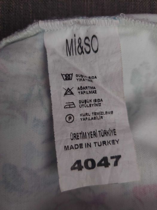 много стилна дамска рокля с флорален мотив