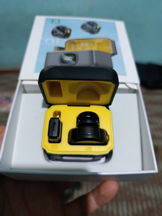 Simsiz petlichka mikrofonlar zaryadlovchi qutisi bilan

Toza va sifatl