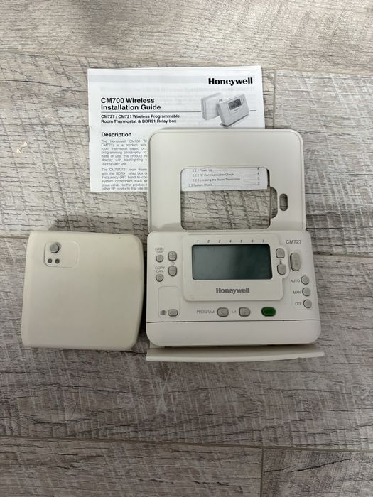 Termostat programabil wifi Honeywell CM700