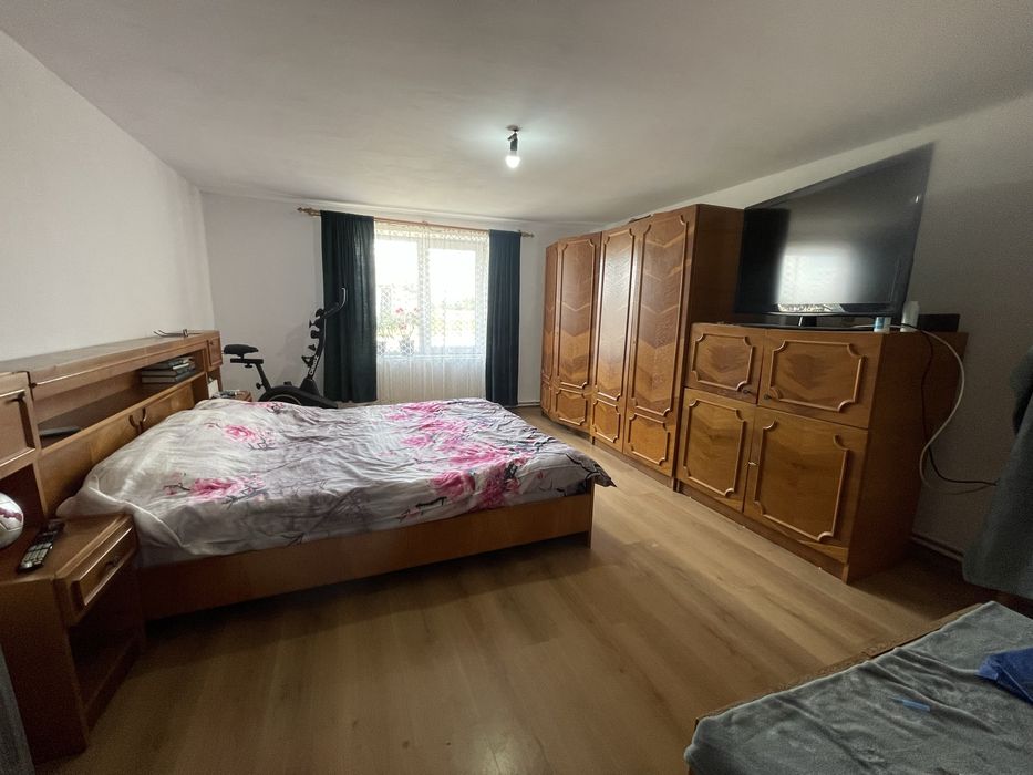 Casă cu teren generos și anexe noi, de vânzare în Toager
