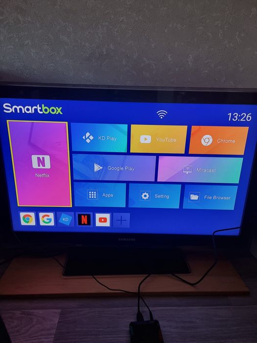 Телевизор Samsung +приставка смарт