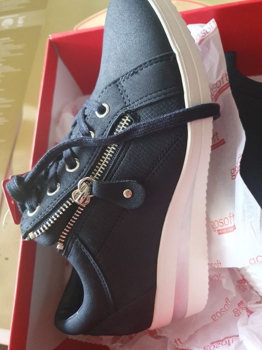 Дамски спортни обувки