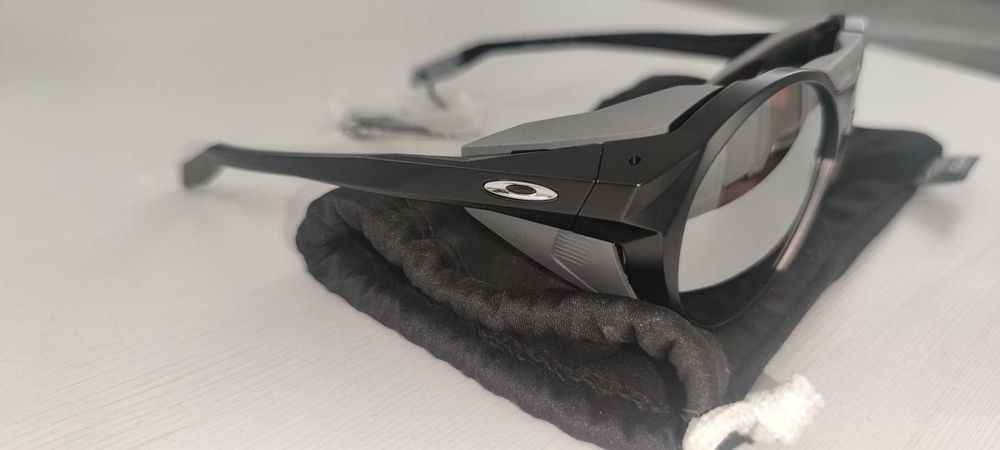 Слънчеви очила Oakley  и Oakley HSTN стъкла за спортни очила Dynafit