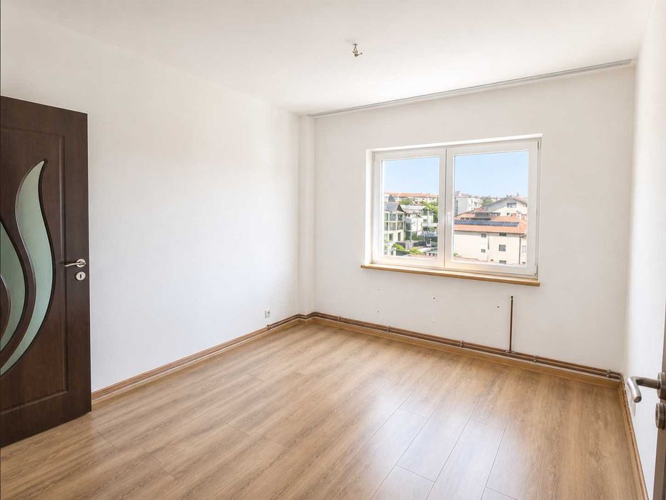 Apartament 3 camere decomandat, 64 mp, Luminos , Zonă liniștită