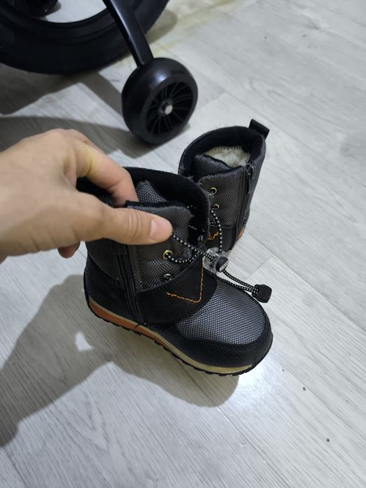 Продается детская обувь