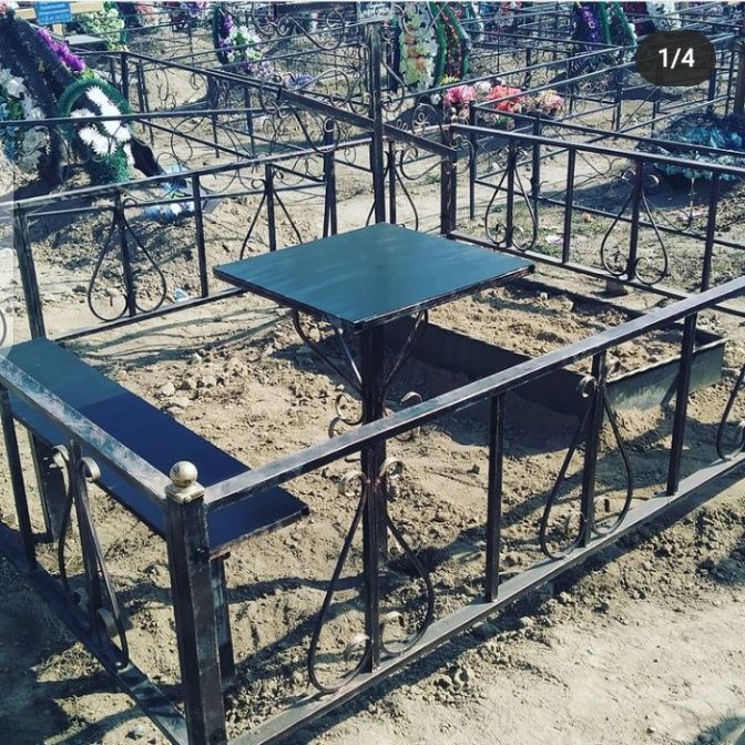 Оградки на кладбище