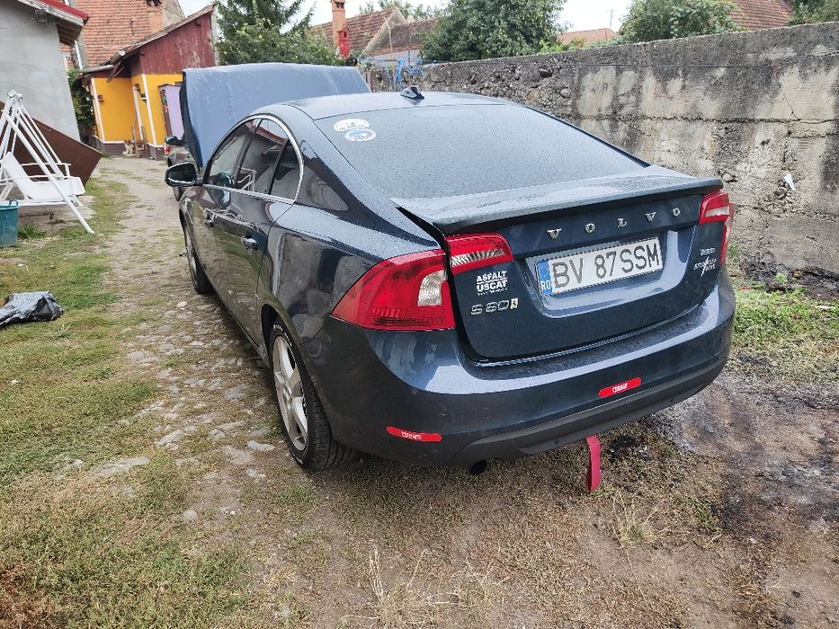 VOLVO S60 2011 — imagine 3