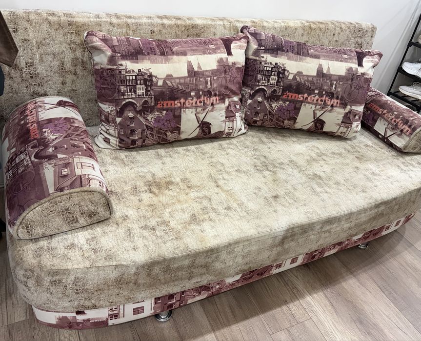 Продам диван в хорошем состоянии.