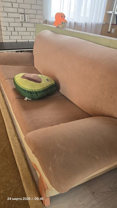 Продаю диван с креслом