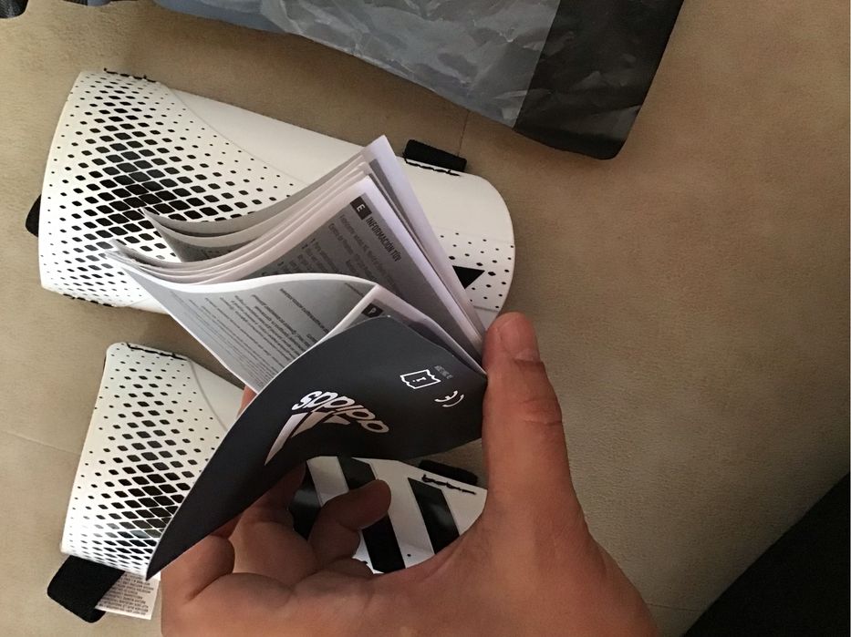 Футбольные протекторы (щитки) ADIDAS Original 100%