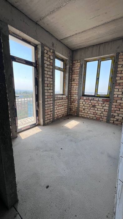 Продаю квартиру 2х ком.