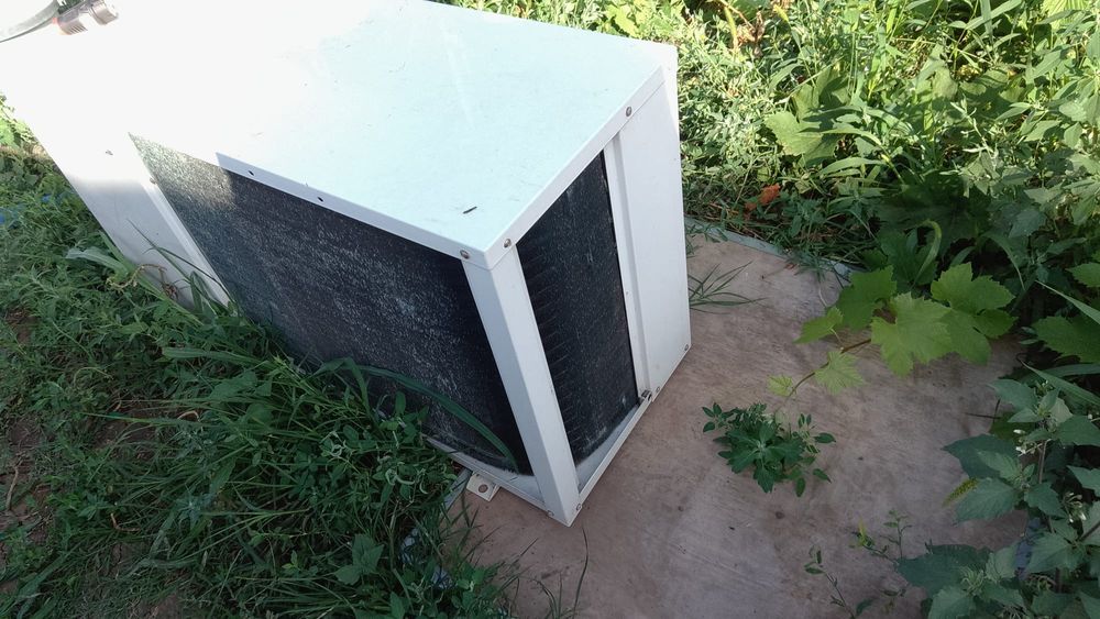 Vând pompa de căldură piscina 6 kw