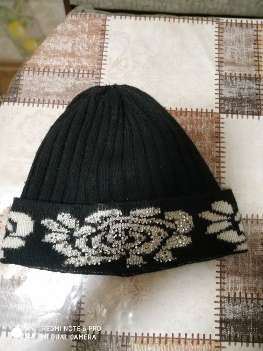 шапки женские продам