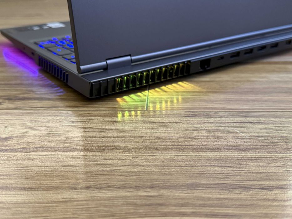 16`Lenovo Legion Pro 7`Core i7-11800H/RTX 3070/32GB RAM/512GB SSD/WQXGA 165Hz 500 Nits Vesa Certified HDR Display™
