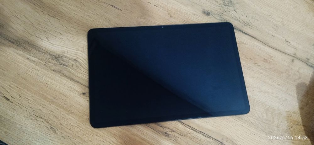 Redmi pad pro почти новый  есть коробка и оригинальная зарядка