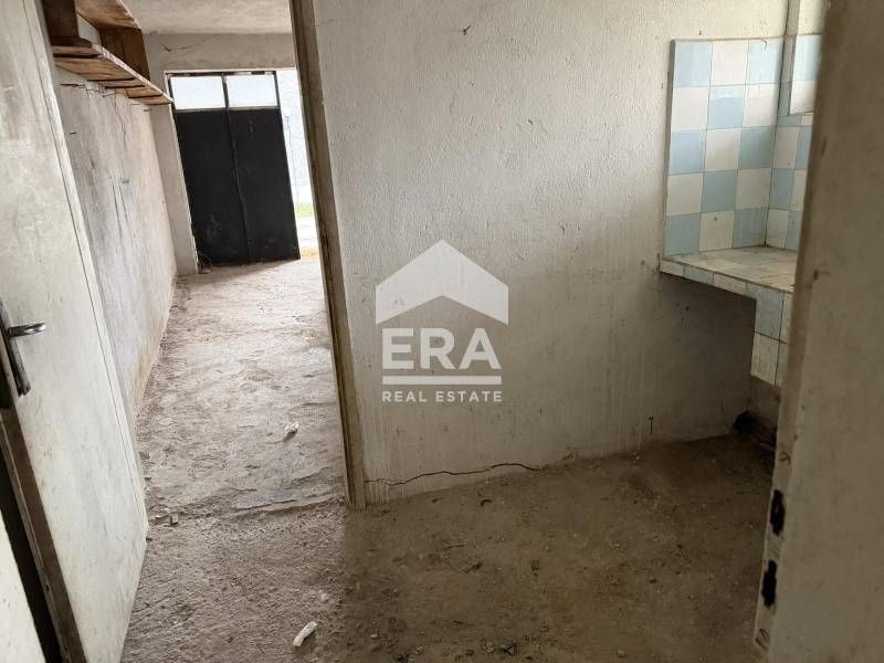 Просторен етаж от къща