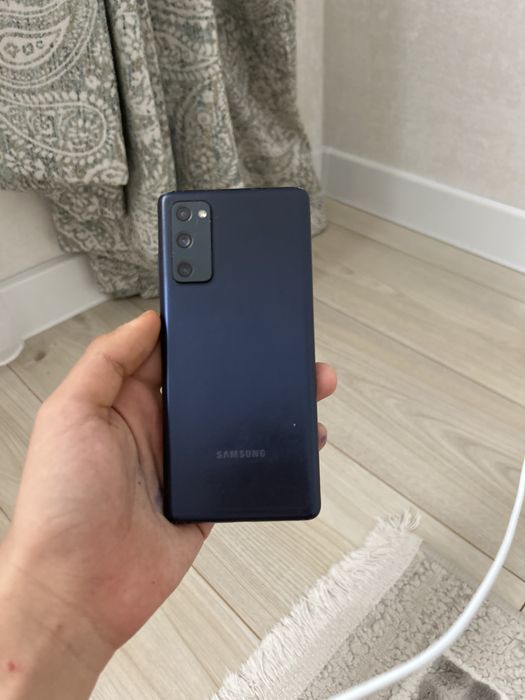 Продай телефон samsung s20 fe