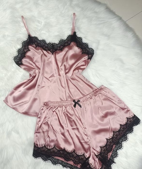 Сатенени пижами-S,M,L-бельо