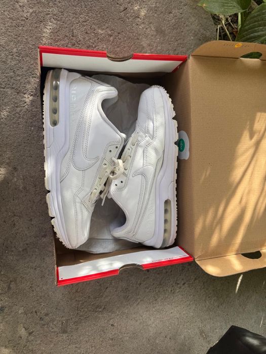 Продаю оригинальные кроссовки Nike