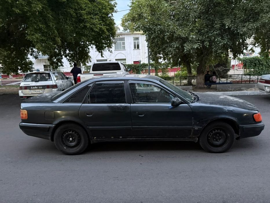 Продам ауди 100 с4