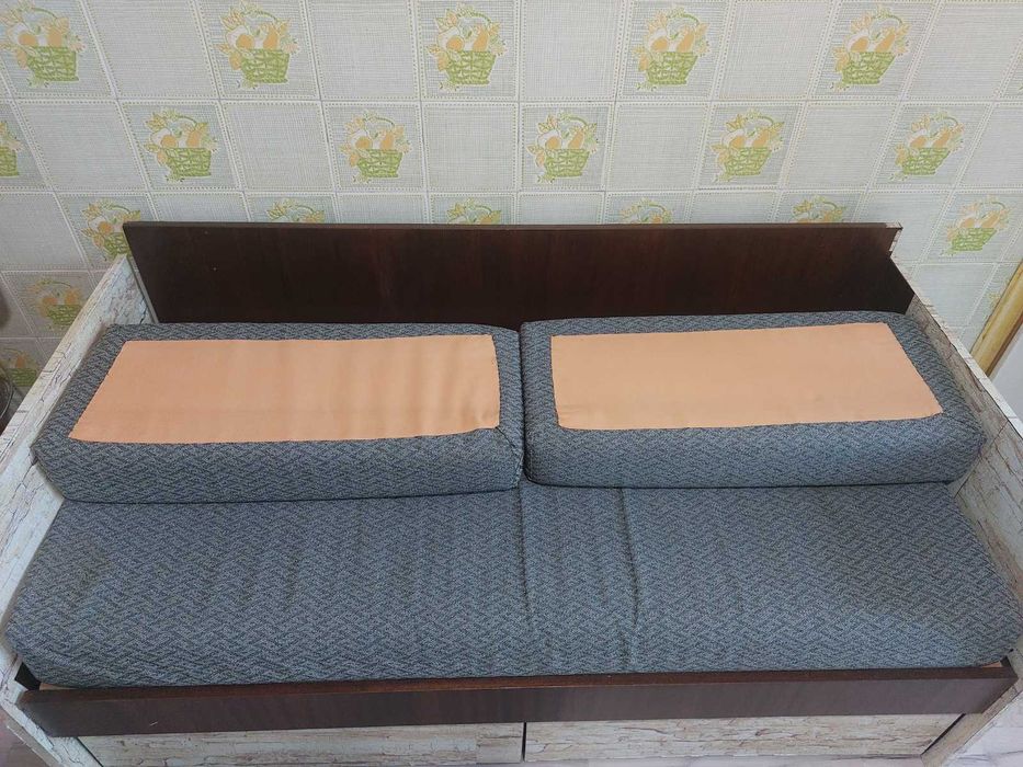 Кухненски диван с две чекмеджета