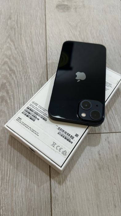 Продам iPhone 13 темно-синий 128 ГБ