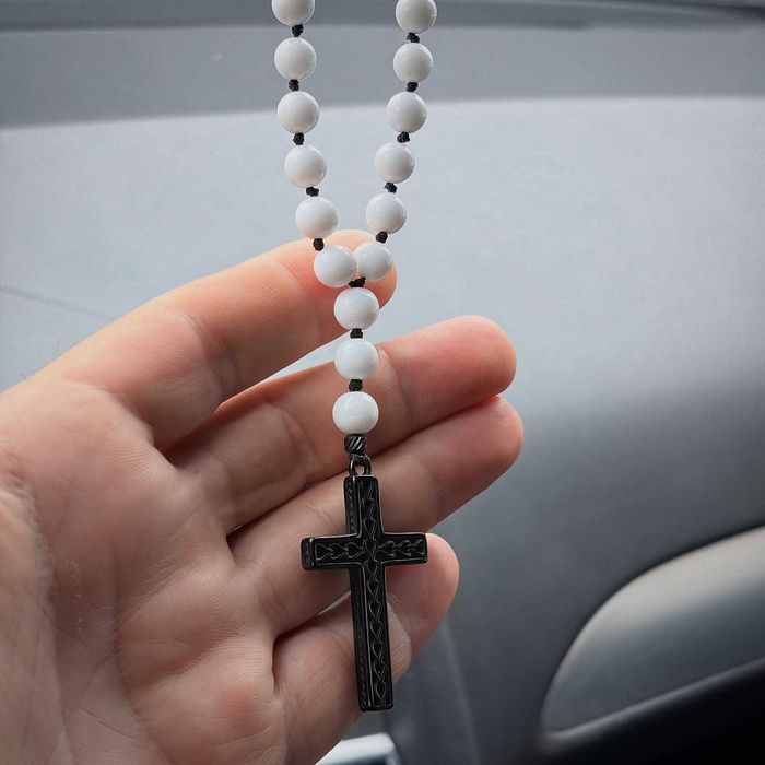 Броеница за Кола/Автомобил Бяло и Черно