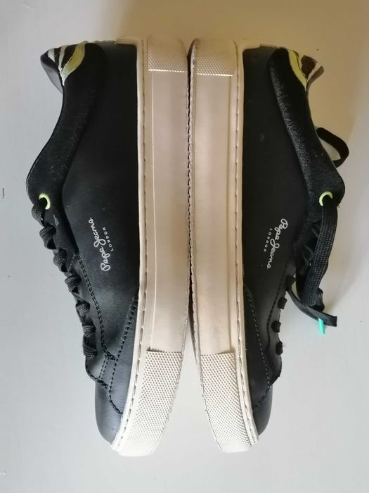 Спортни обувки от кожа и велур на  Pepe Jeans London, Черени.