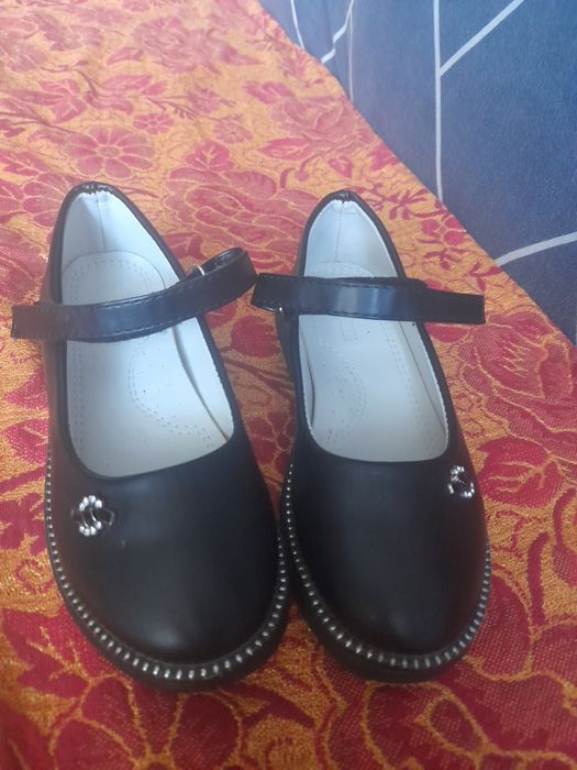 Обувь в школу для девочки