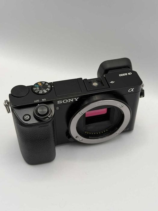 Sony Alpha a6000 беззеркальный фотоаппарат