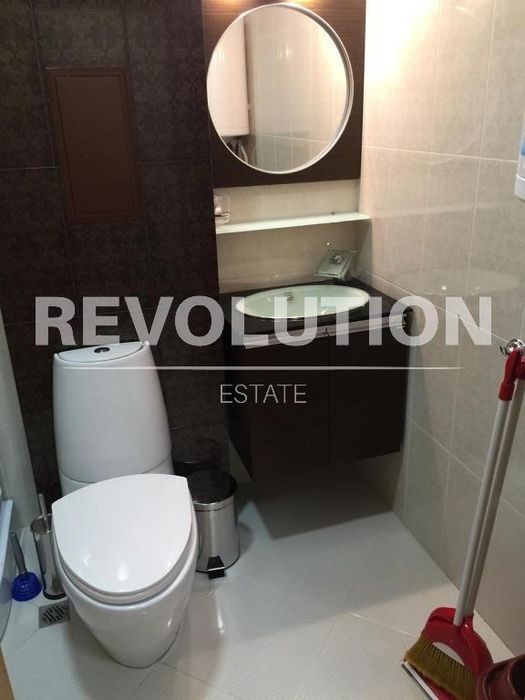 Дава се под наем Двустаен апартамент в Варна, Център - 90 кв.м за 600 € - Снимка #5