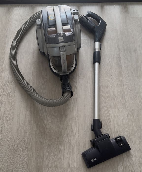 Срочно продается пылесос LG