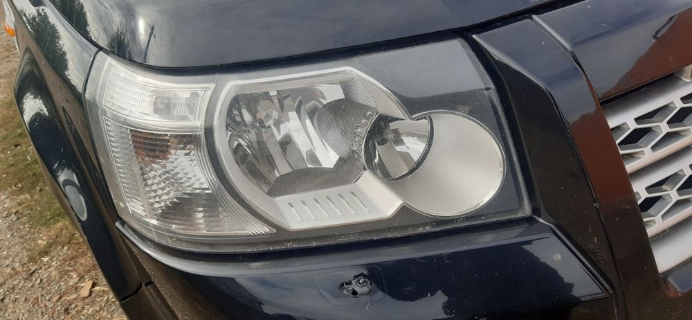 Far stinga dreapta land Rover frilender