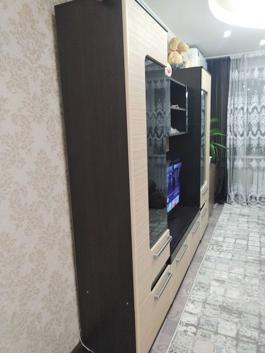 Продам Стенку для зала