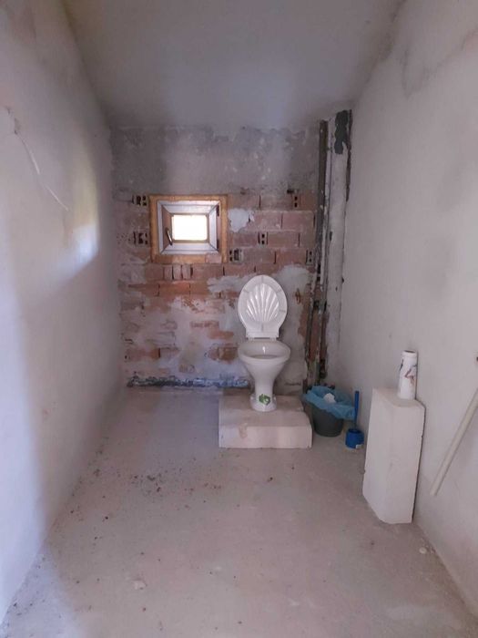 Продава се Къща в Гълъбово - 500 кв.м за 126 €/кв.м - Снимка #1