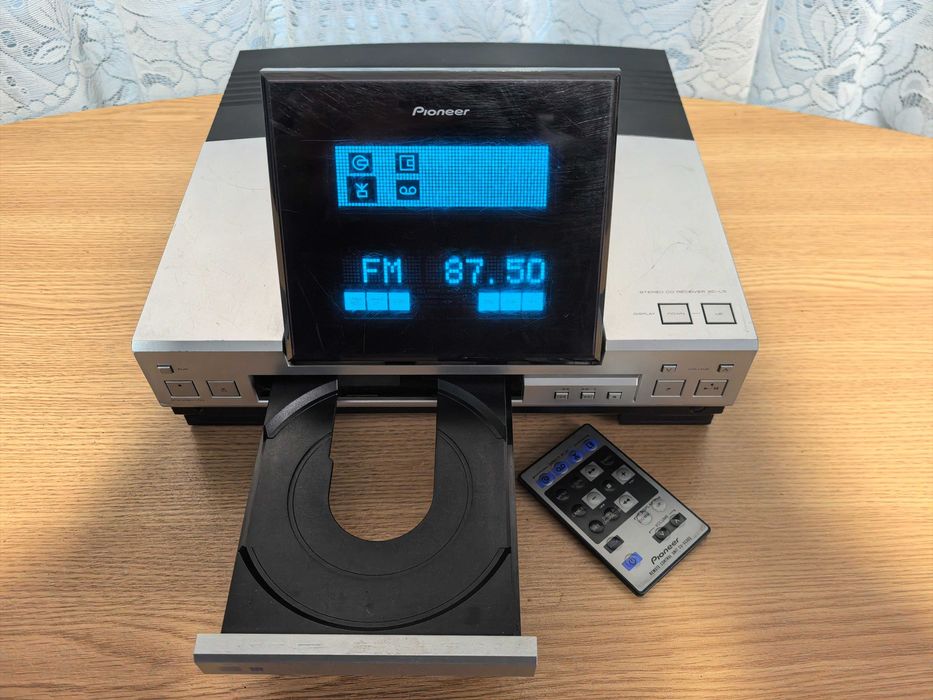 Amplituner-amplificator raritate de la Pioneer,sunet de TOP + telecomanda originala