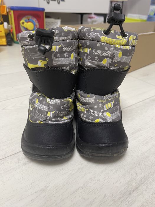 Продам зимние ботинки