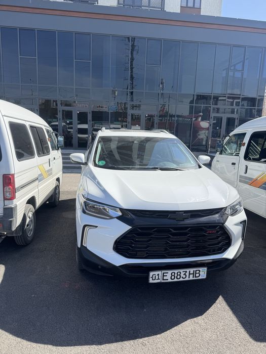 Tracker 2 Primer sotiladi