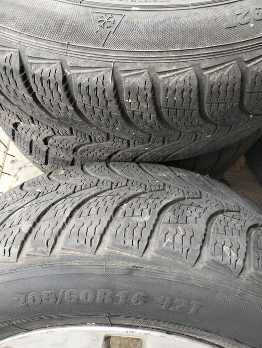 Vând Roti -Jante cu cauciucuri Iarna